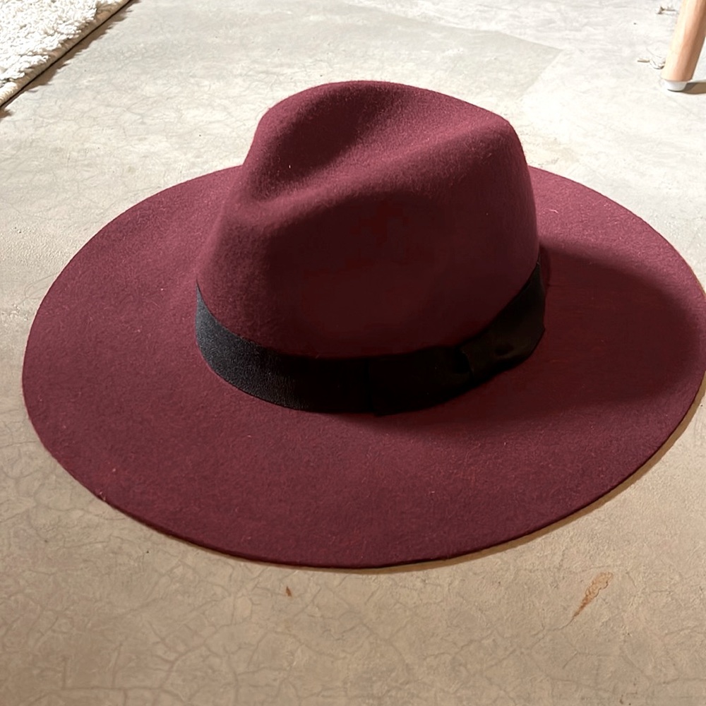 Maroon wool hat